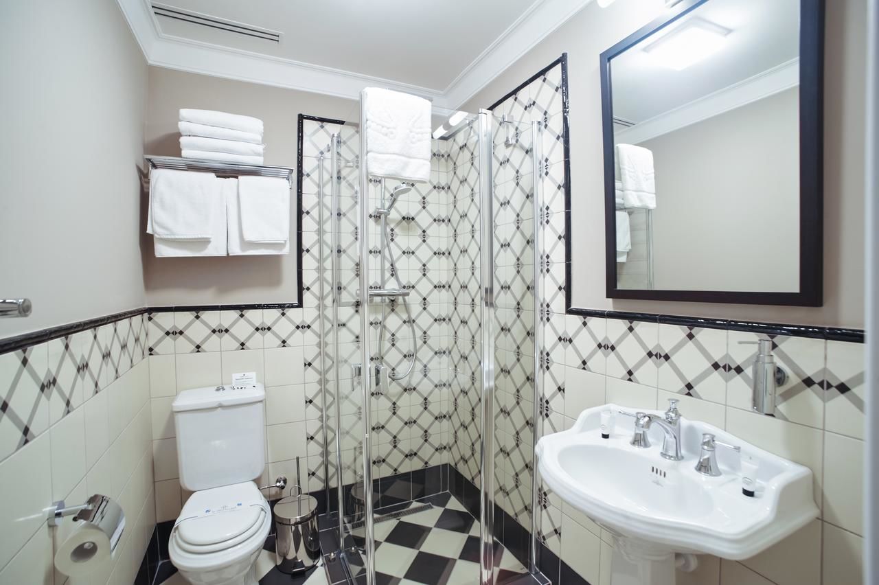 Отель Sherlock Holmes Boutique Hotel Львов