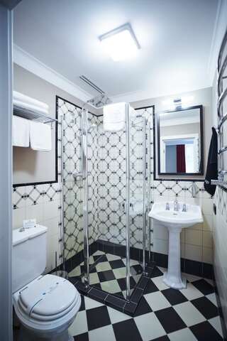 Отель Sherlock Holmes Boutique Hotel Львов Стандартный двухместный номер с 1 кроватью-4