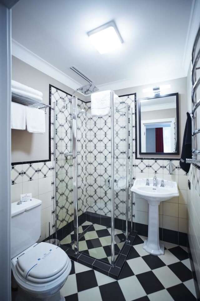 Отель Sherlock Holmes Boutique Hotel Львов-24